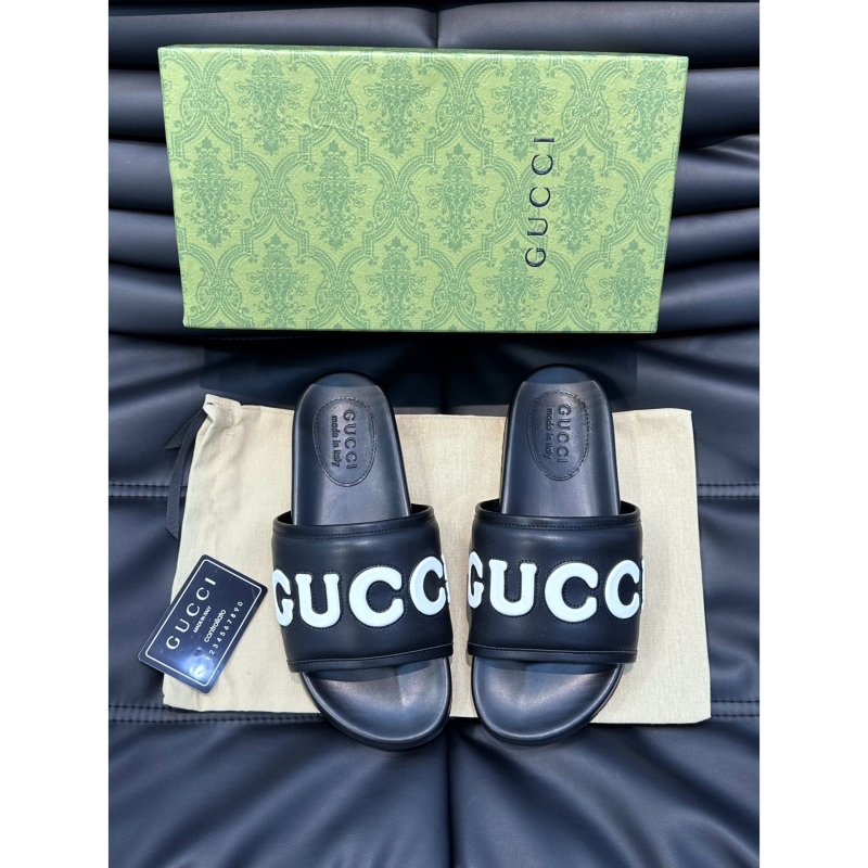 G*u*i slippers